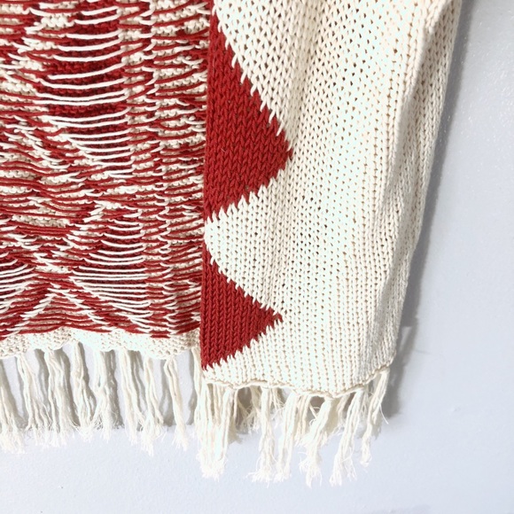 Red and Cream Aztec Vest - Picture 4 of 7